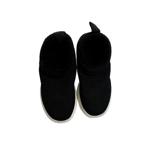 Lusso Cloud Guru Sherp Waffle Knit Chukka Sneakers in Black - Picture 1 of 9